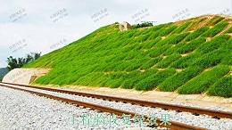 南广铁路广东段铁路边坡挂网喷草工程