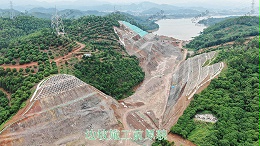 桂柳高速扩建桂林段边坡绿化工程